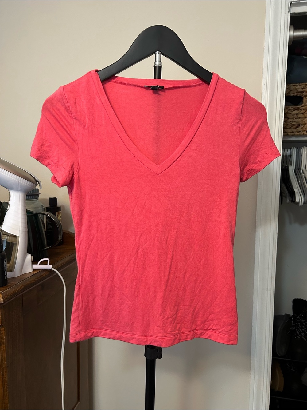 Express Women's V-Neck Short Sleeve Tee - Coral Pink